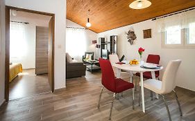 Apartment Goga'S Retreat In Marina